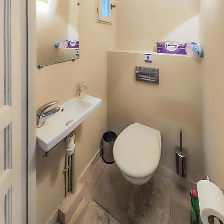 Holiday home Gorgeous In Saint-laurent-de-la-ca With Wifi *