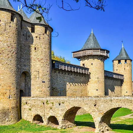 2 Bedroom Cozy In Saint-laurent-de-la-ca