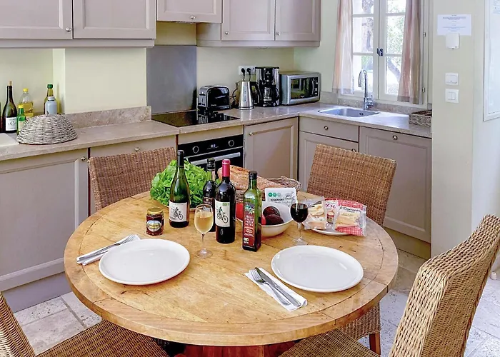 Feriehus 2 Bedroom Cozy In Saint-laurent-de-la-ca *